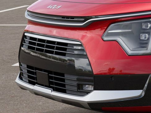 New 2025 Kia Niro SX Touring image 12