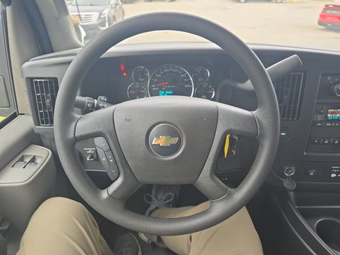 New 2025 Chevrolet Express 4500 Extended w/ Power Convenience Package image 18