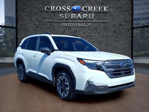 Certified 2025 Subaru Forester Premium AWD/4WD image 1