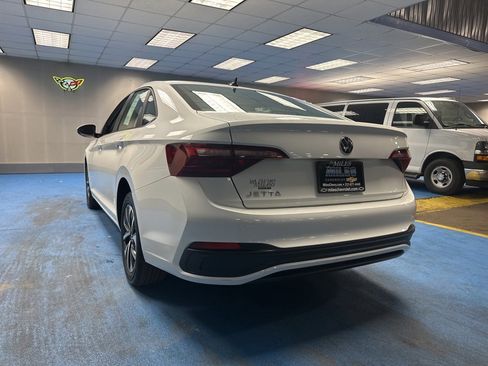 Used 2024 Volkswagen Jetta S image 9
