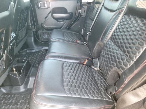 Used 2021 Jeep Wrangler Unlimited Rubicon AWD/4WD image 14