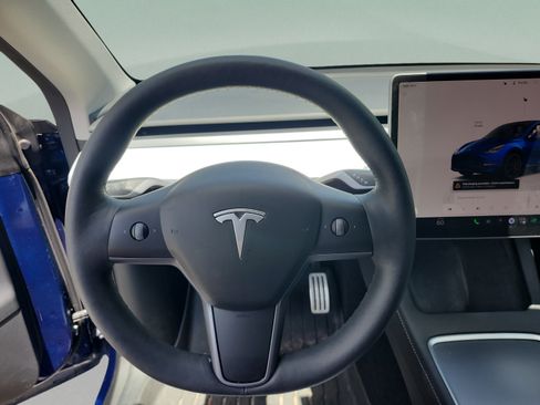 Used 2024 Tesla Model Y Performance AWD/4WD image 17