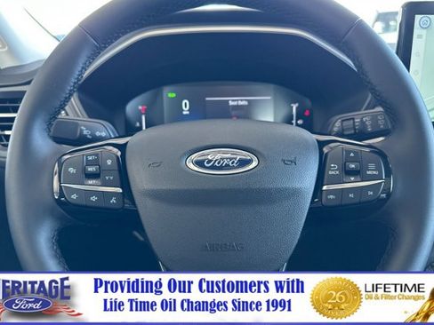 New 2025 Ford Escape SE w/ Class II Trailer Tow Package image 24