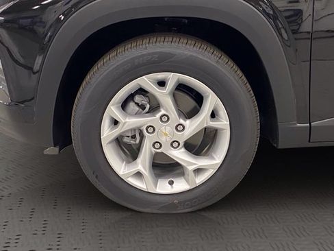 New 2026 Chevrolet Trax LS w/ LS Convenience Package FWD image 16