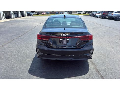 Used 2024 Kia Forte LXS FWD image 5