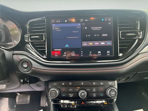 Used 2025 Dodge Durango GT image 11