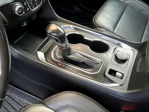 Used 2021 Chevrolet Traverse RS AWD/4WD image 15