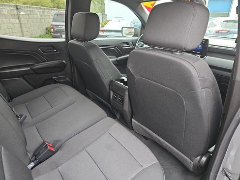 Used 2024 Chevrolet Colorado W/T image 10