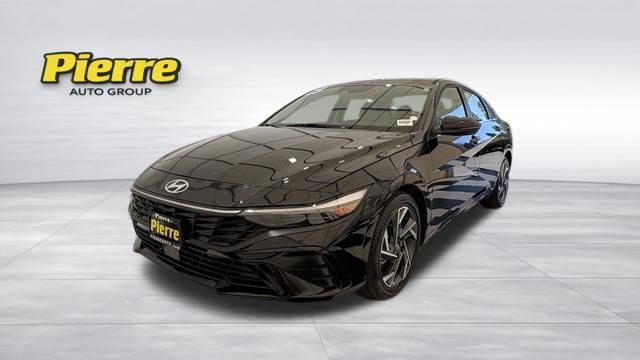 Used 2025 Hyundai Elantra Limited FWD 360° Tour