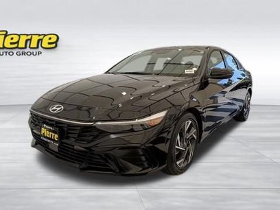 Used 2025 Hyundai Elantra Limited