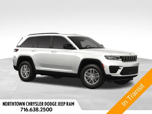 Certified 2025 Jeep Grand Cherokee Laredo X w/ Luxury Tech Group I AWD/4WD image 8