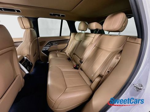 Used 2025 Land Rover Range Rover SE AWD/4WD image 13
