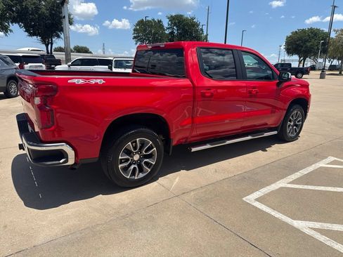 Used 2022 Chevrolet Silverado 1500 LT AWD/4WD image 5
