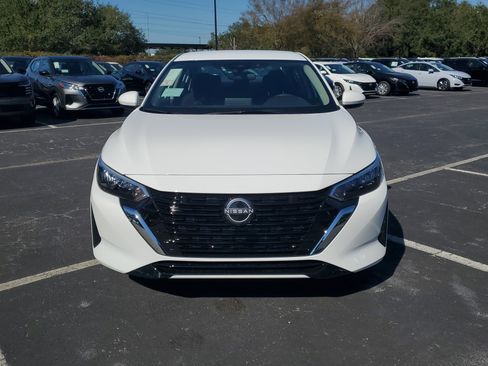 New 2025 Nissan Sentra SV image 2