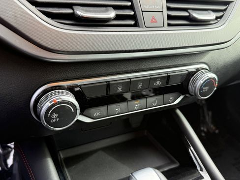 Used 2024 Nissan Altima 2.5 SR image 13