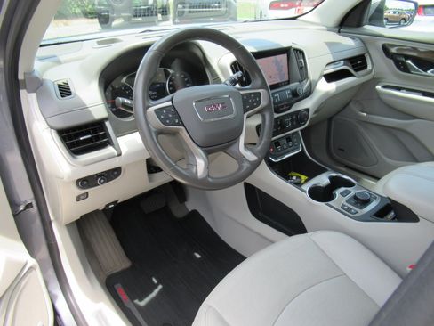 Used 2020 GMC Terrain Denali w/ Denali Premium Package FWD image 15