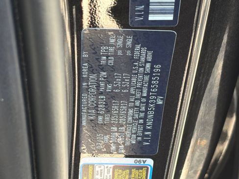 Used 2026 Kia Carnival FWD image 10