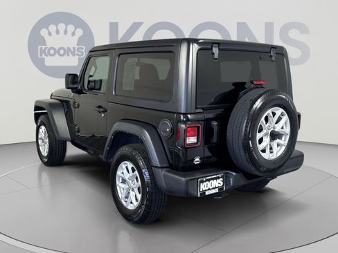 Used 2023 Jeep Wrangler Sport AWD/4WD image 4
