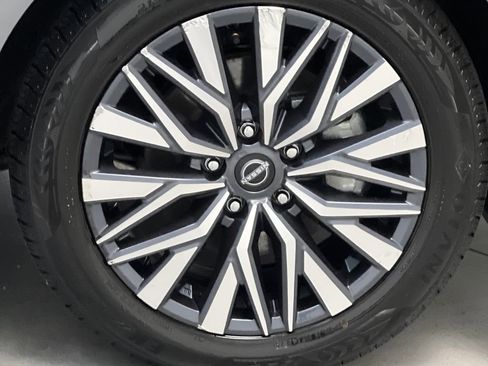 Used 2025 Nissan Altima 2.5 SV FWD image 55