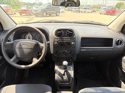 Used 2009 Jeep Compass Sport AWD/4WD image 20