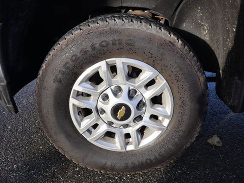 Used 2023 Chevrolet Silverado 2500 LT image 9