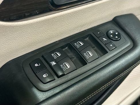 Used 2021 Chrysler Pacifica Limited w/ Premium & Safety Sphere Group AWD/4WD image 19