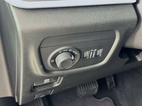 New 2025 Jeep Grand Cherokee L Laredo image 22