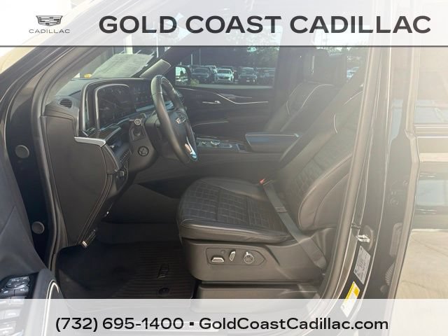 Certified 2024 Cadillac Escalade Sport Platinum w/ LPO, ONYX Package AWD/4WD image 21