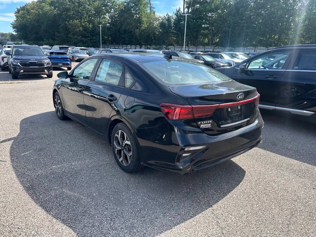 Used 2019 Kia Forte LXS FWD image 4