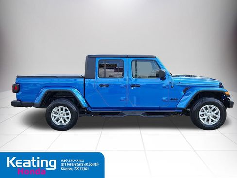 Used 2023 Jeep Gladiator Sport AWD/4WD image 9