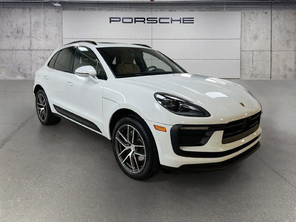 Certified 2026 Porsche Macan AWD/4WD image 7