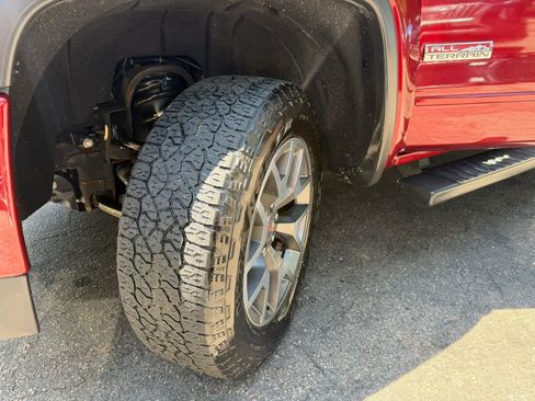 Used 2017 GMC Sierra 1500 SLT w/ All Terrain Package AWD/4WD image 43