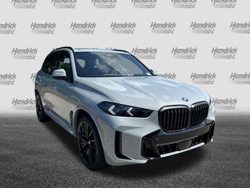 New 2026 BMW X5 xDrive40i w/ M Sport Package AWD/4WD image 2