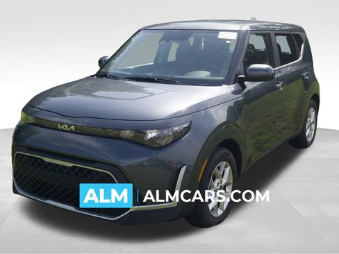 Used 2025 Kia Soul LX w/ LX Technology Package FWD image 1