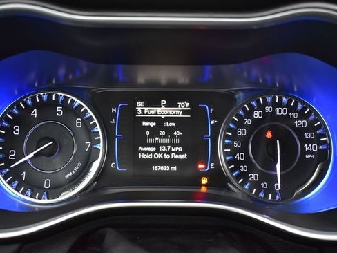 Used 2016 Chrysler 200 Limited FWD image 11
