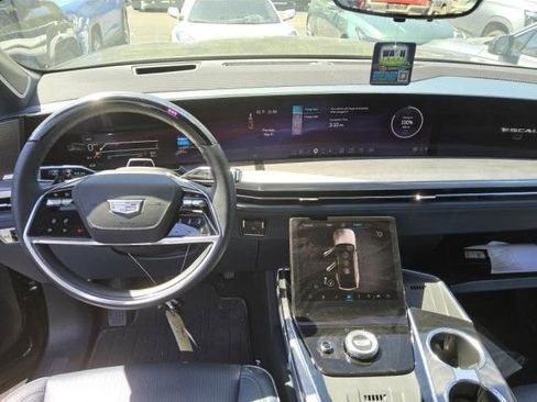 Used 2025 Cadillac Escalade IQ Luxury 2 w/ LPO, Premium Carpet Package AWD/4WD image 7