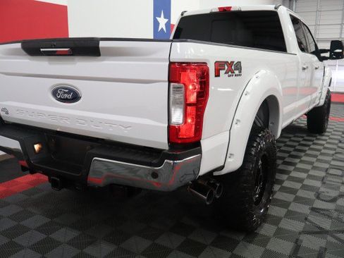 Used 2018 Ford F250 XLT w/ XLT Premium Package AWD/4WD image 24