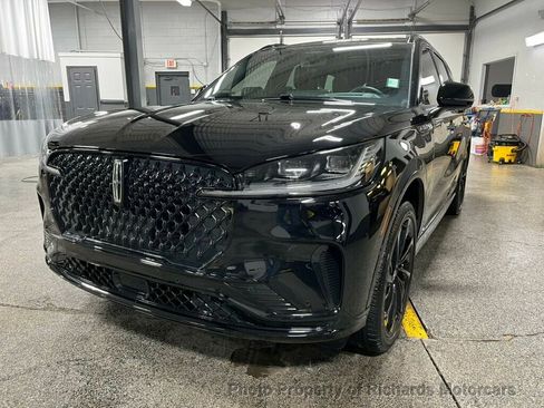 Used 2025 Lincoln Aviator Reserve w/ Equipment Group 201A image 10