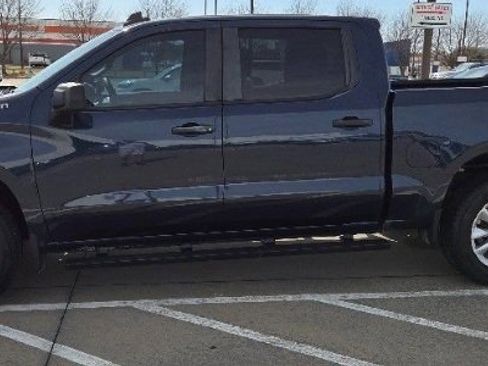 Used 2021 Chevrolet Silverado 1500 Custom image 3