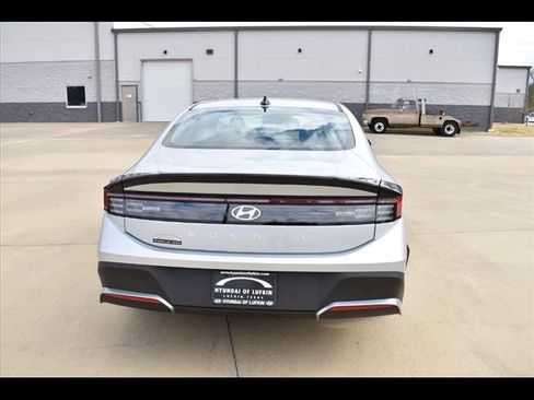 Certified 2025 Hyundai Sonata SE image 3