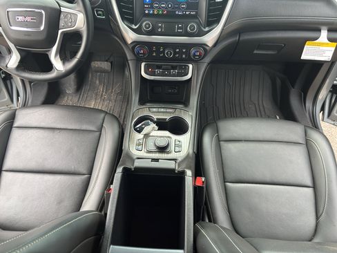 Used 2023 GMC Acadia SLT w/ Elevation Edition FWD image 22