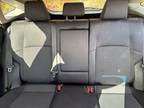 Used 2022 Toyota Venza LE image 39