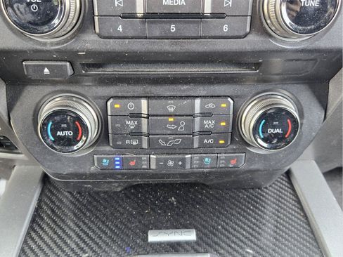 Used 2018 Ford F150 Raptor w/ Equipment Group 802A Luxury AWD/4WD image 17