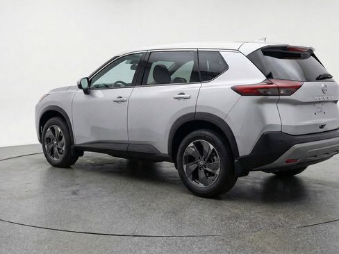 Used 2025 Nissan Rogue SV AWD/4WD image 5