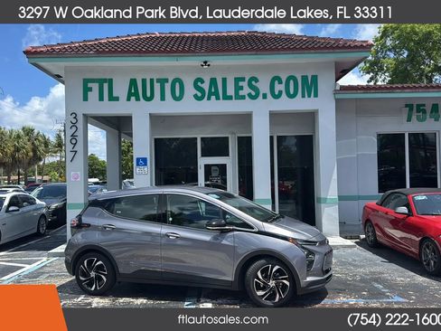 Used 2023 Chevrolet Bolt LT FWD image 1
