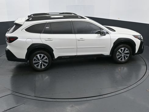 Used 2025 Subaru Outback Premium w/ Popular Package #1A image 32