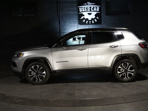 Used 2023 Jeep Compass Limited image 2