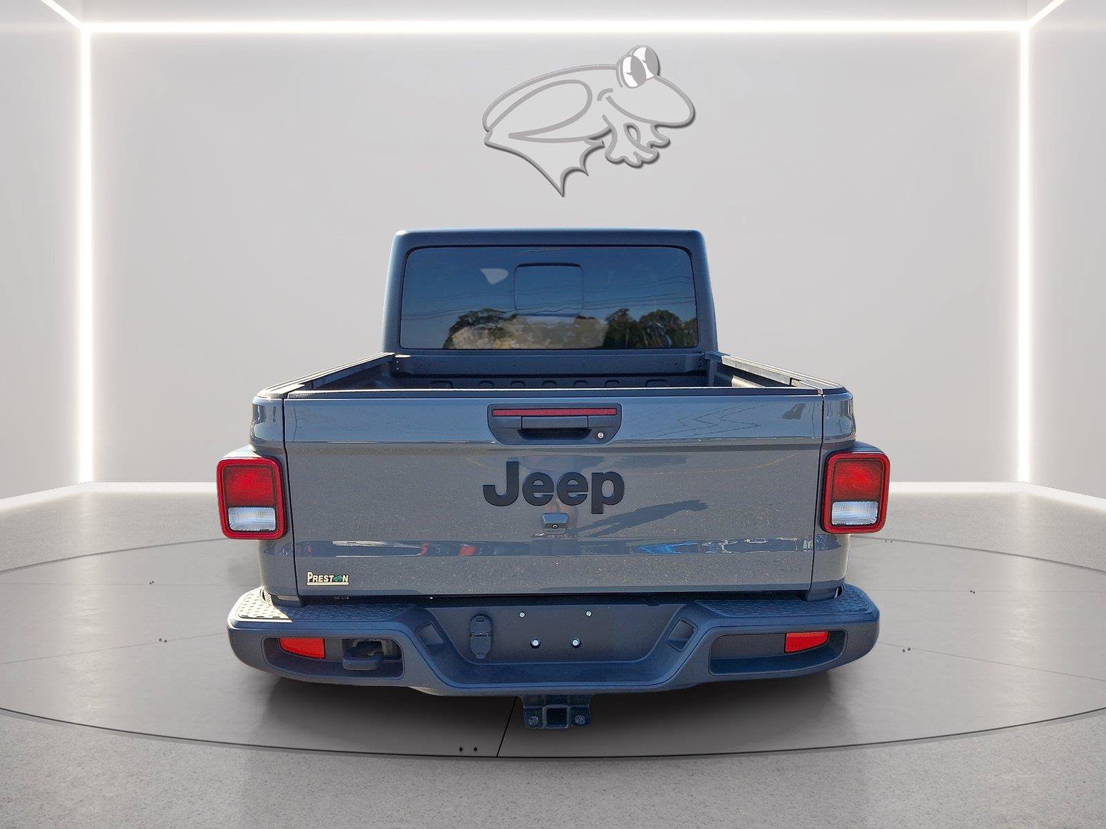 Used 2023 Jeep Gladiator Sport AWD/4WD image 4