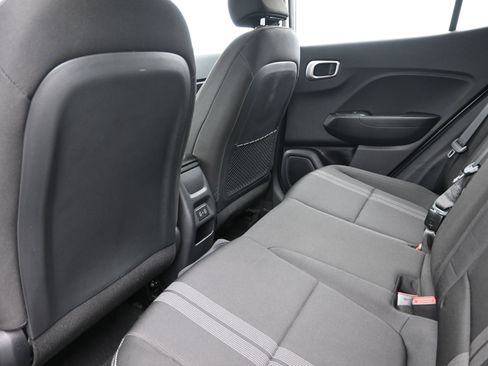 Used 2024 Hyundai Venue SEL image 22