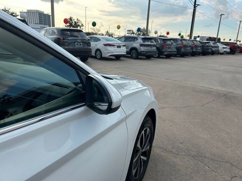 Used 2025 Volkswagen Jetta S image 29